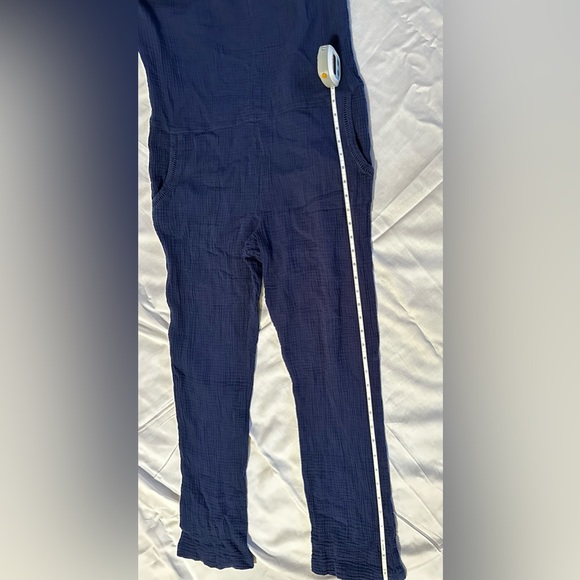 💸⬇️🎉HOST PICK🎉*EUC* Cloth & Stone Women Blue Jumpsuit with Pockets | Size M - Picture 9 of 12